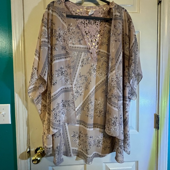 J.O.A. Cream Blouse Elegant Top - Picture 1 of 3